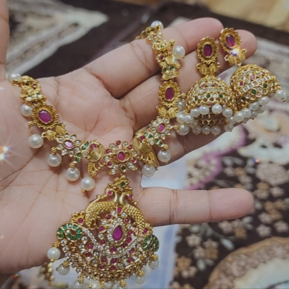 Indian ad jewelry set